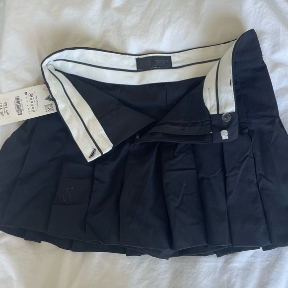 Zara Black Pleated Skirt - Picture 4 of 6